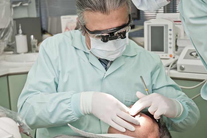 איך למצוא רופא שיניים מומלץ לאסתטיקה?